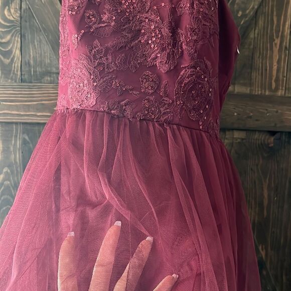 Davids Bridal Bridesmaid dress - One shoulder soft net wine Sz- 12 - Picture 7 of 10